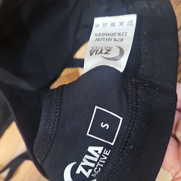Zyia active Black Strappy Sports Bra - Picture 4 of 4